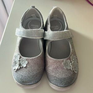 Like new super comfortable and stylish shoes.